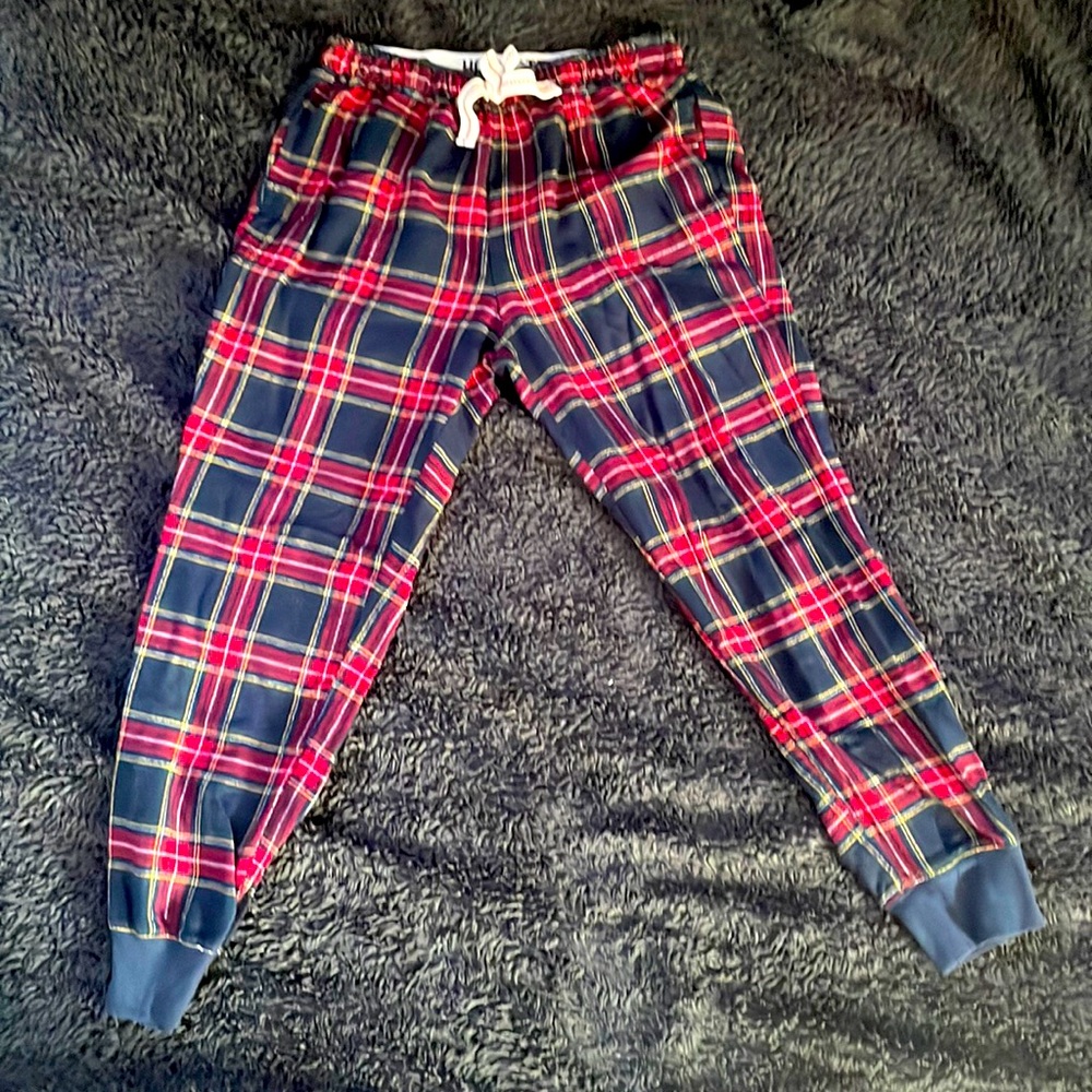 Hollister pajama pants worn once size small but fit like an extra small